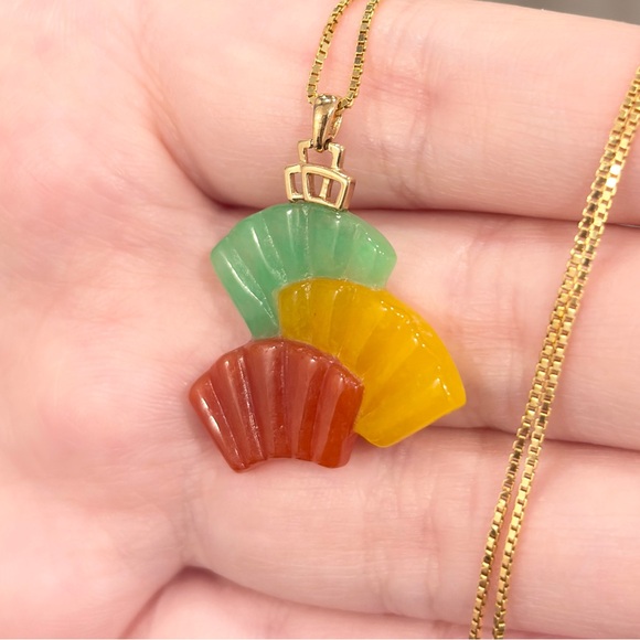 Vintage 14K Gold Rainbow Jade Fan Pendant: Chinese Jadeite - Picture 6 of 11